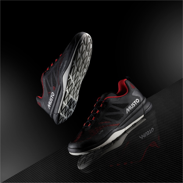 2026 Musto Homem LPX Pro Treinador 86997 - Black / Vermelho Verdadeiro